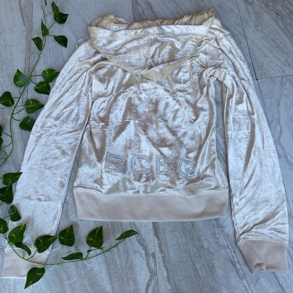 *NWT* BCBG. Cropped pant, Tracksuit set. NEVER WORN WITH. Diamonds. Authentic👌 - Picture 2 of 8